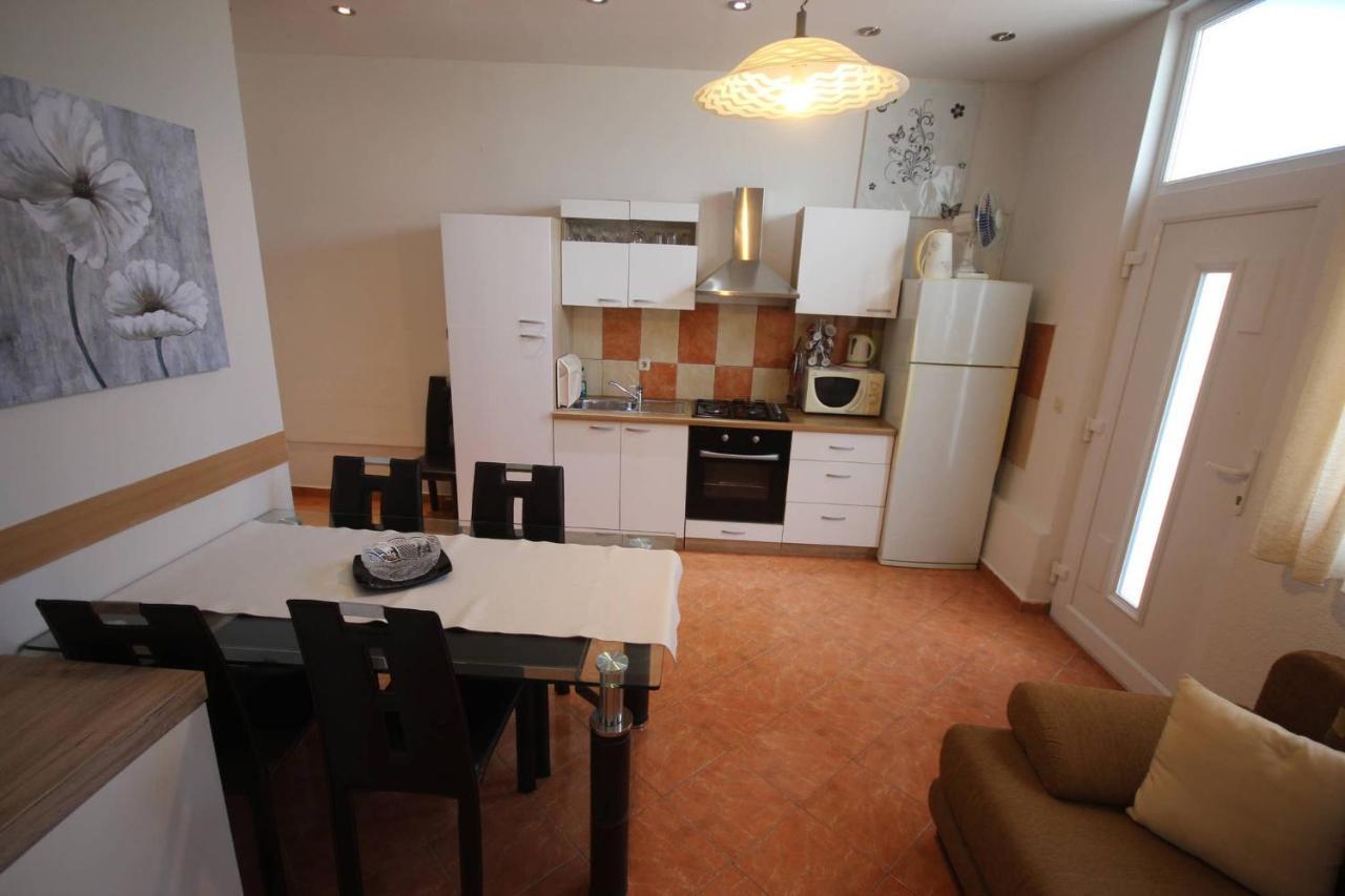 Family Apartment Mirela Borik Zadar Bagian luar foto