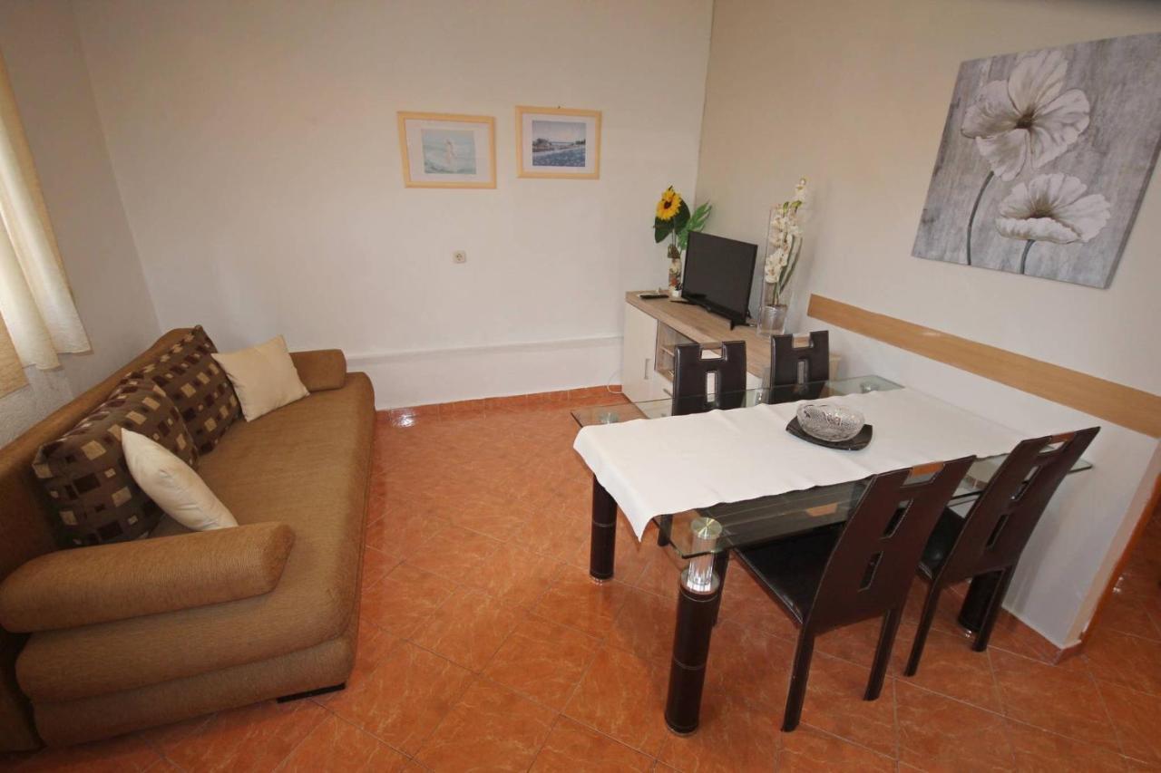 Family Apartment Mirela Borik Zadar Bagian luar foto